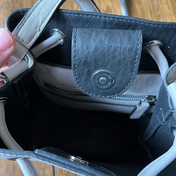 Calvin Klein drawstring pocket book - Picture 4 of 4